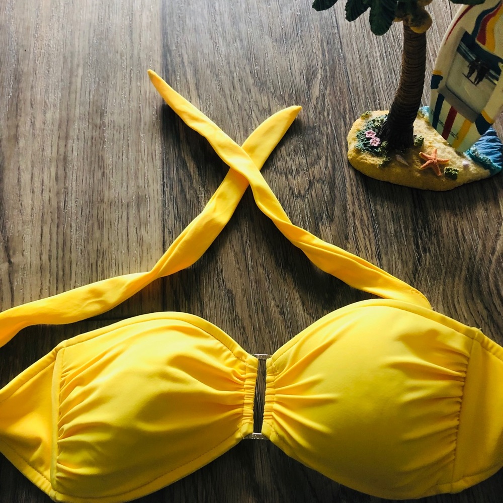 Venus bikini top